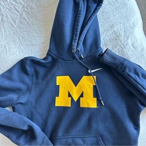 University of Michigan M logo Nike sweatshirt